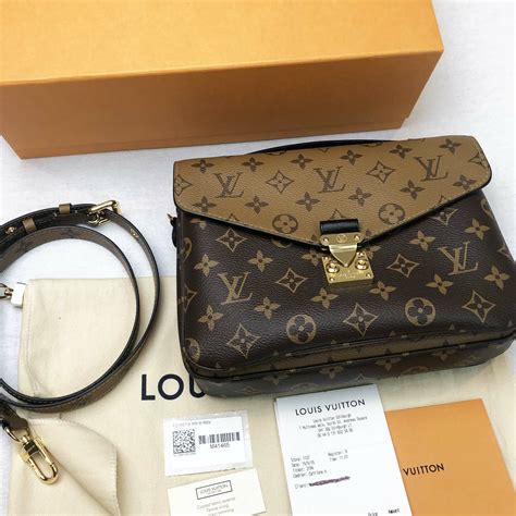 louis vuitton pochette metis protectors|louis vuitton reverse pochette metis.